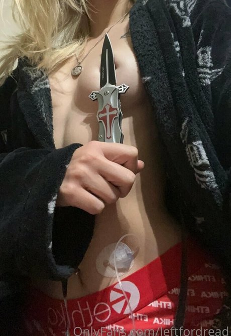 leftfordread exclusive pornstar picture