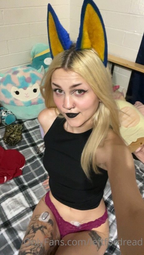 leftfordread sexy actress gallery