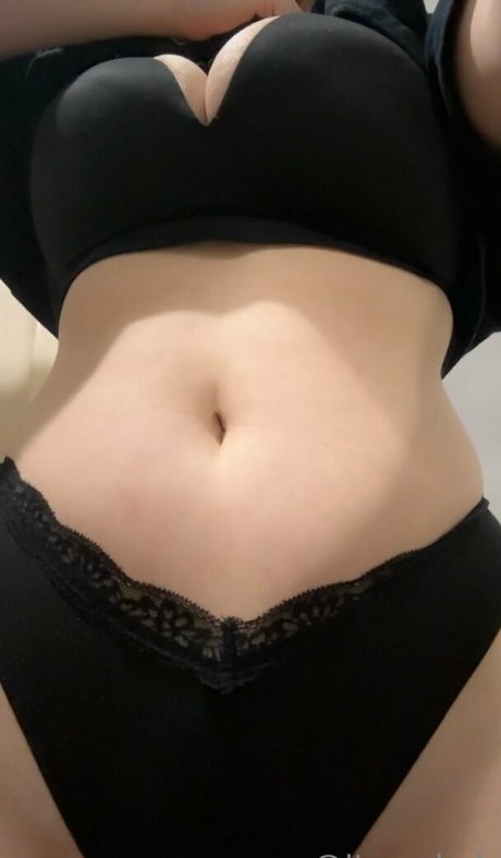 itsambeh model naked pics