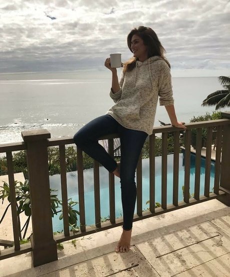 Cindy Crawford thumbnail