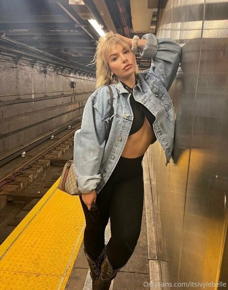 itsivylebelle pornographic model img