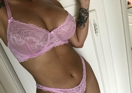 itsivylebelle naked actress images