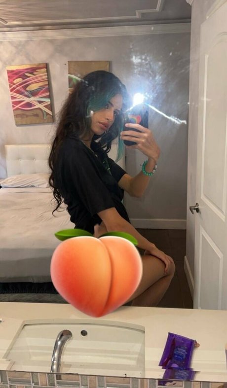 yazzifreaky naked actress photos