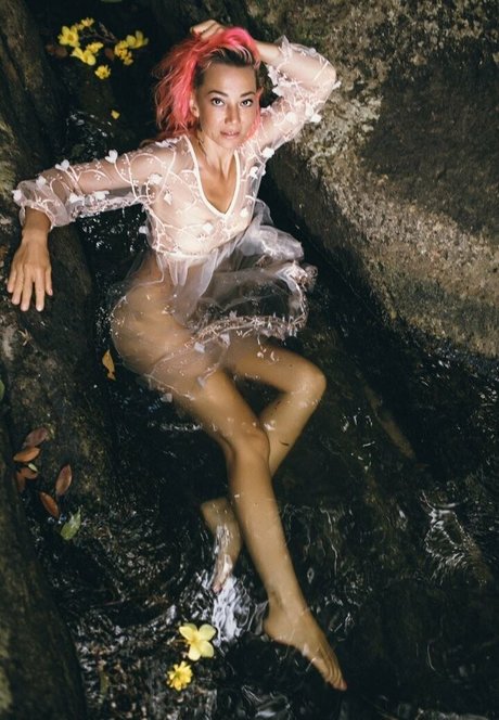 mommydivip model naked pictures