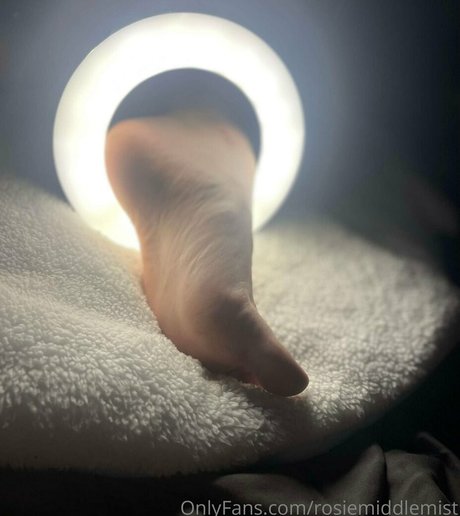 rosiemiddlemist model high quality pic