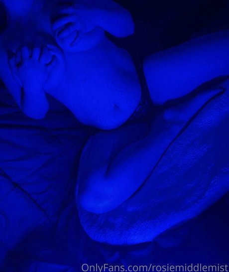 rosiemiddlemist model nudes pics