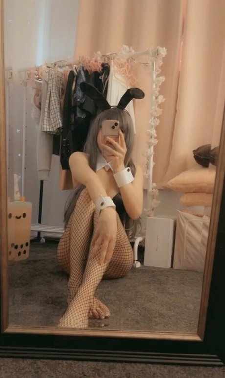 HowToMia star hot img