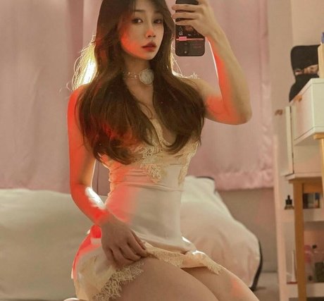 minnie x sexy actress photos