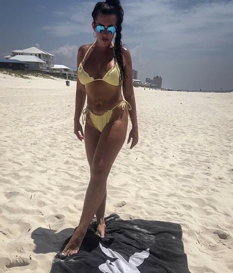 Amanda Chilelli beautiful actress img