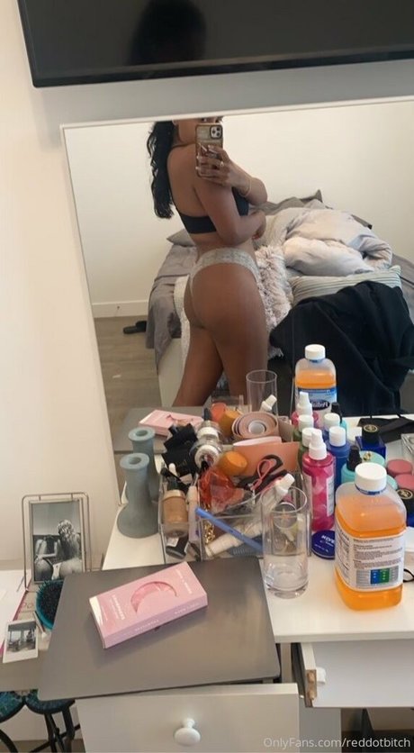 Reddotbitch model sexy gallery