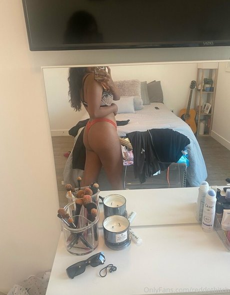 Reddotbitch top model photo