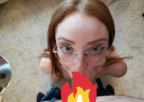 freeburningbeauty pornographic model photos