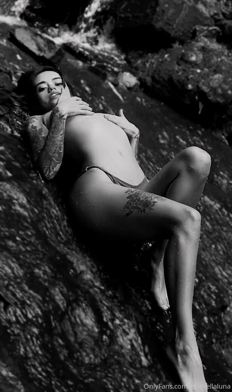 libeluna model porn archive