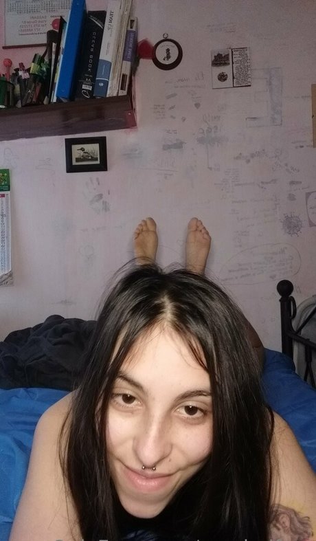 maybelfree model img