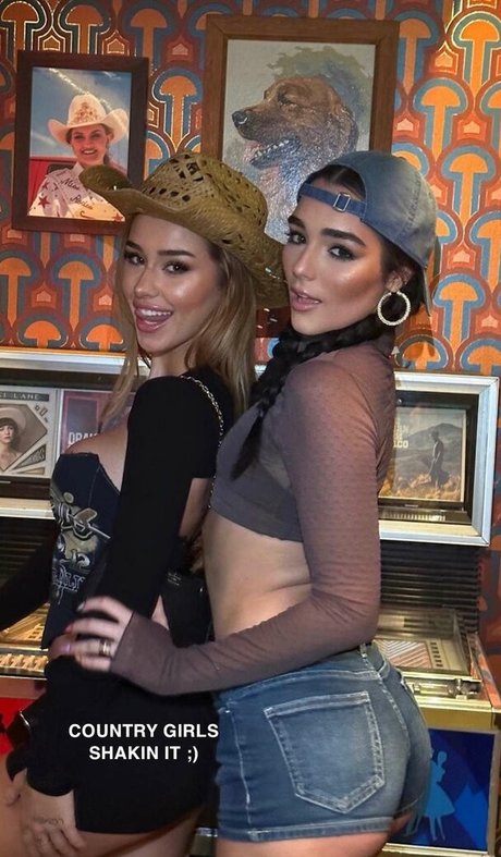 Indiana Massara model sexy photo