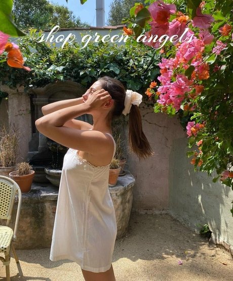 Phoebe Tonkin profile pic