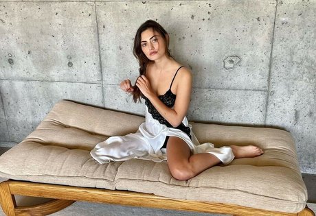 Phoebe Tonkin exclusive pornstar images