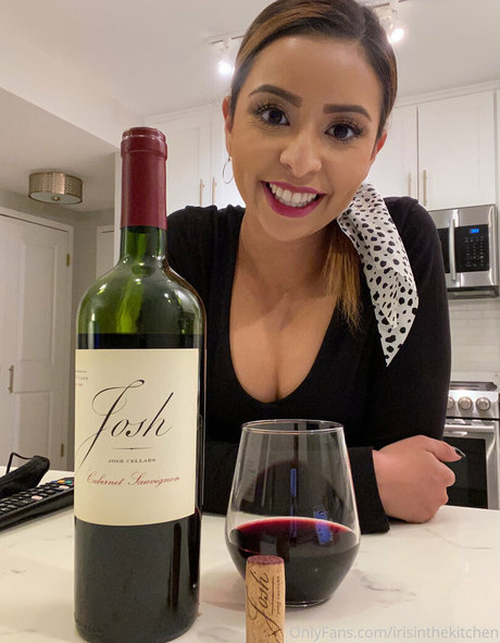 irisinthekitchen star nude gallery