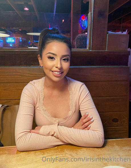 irisinthekitchen nudes actress photo