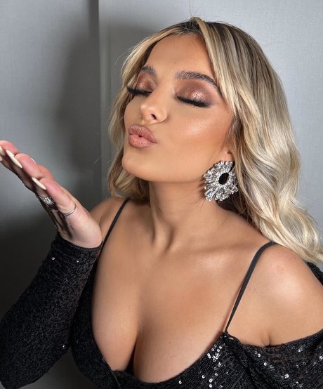 Bebe Rexha pornographic model photo