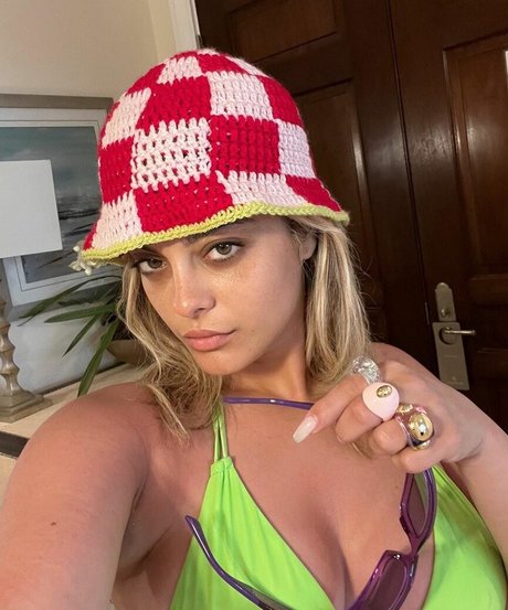 Bebe Rexha hot actress pics