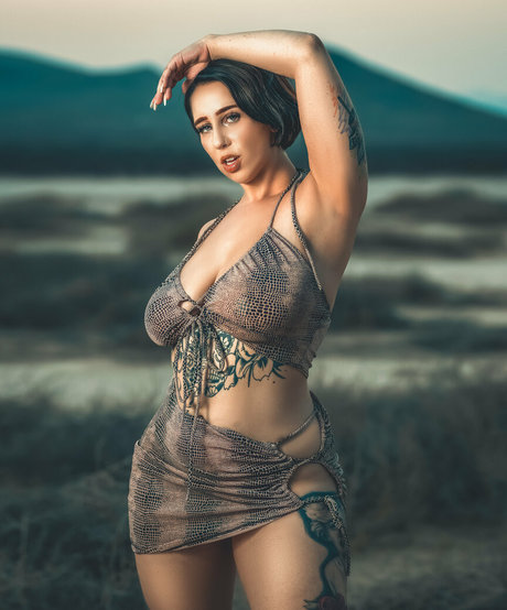 caitlinzielinski nice actress picture