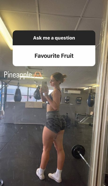 Lillie Bass hot star photo