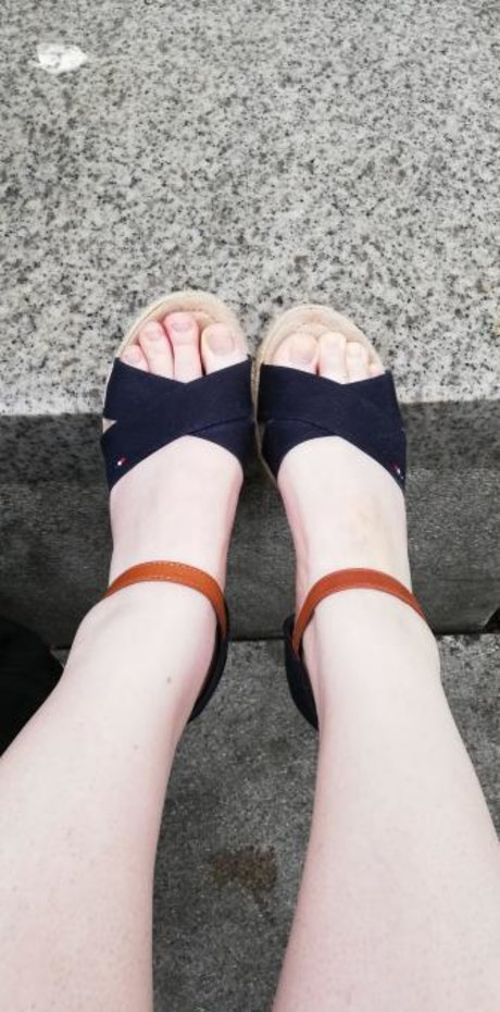 FeetSusi model hd photo