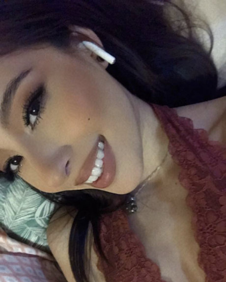 JOIN LIVE STREAM pornstar adult photos