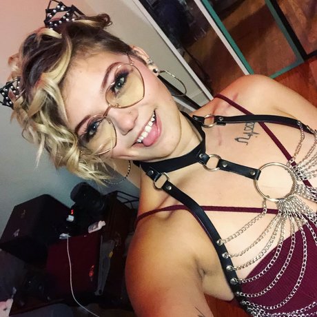 Kirra Kitty porn model photos