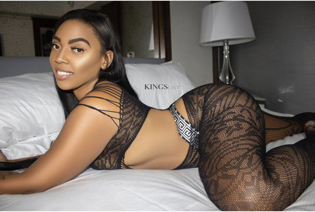 Naeneezy model pretty picture