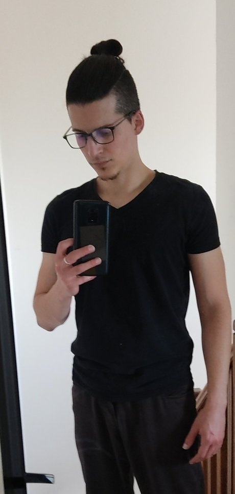 DesignerYNT nude star pictures