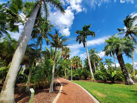 Natalie E Rose model nudes image