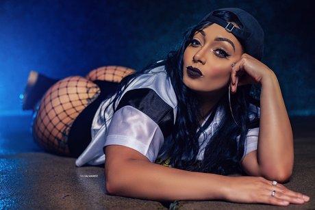 Kate Curvy For Days naked actress photos