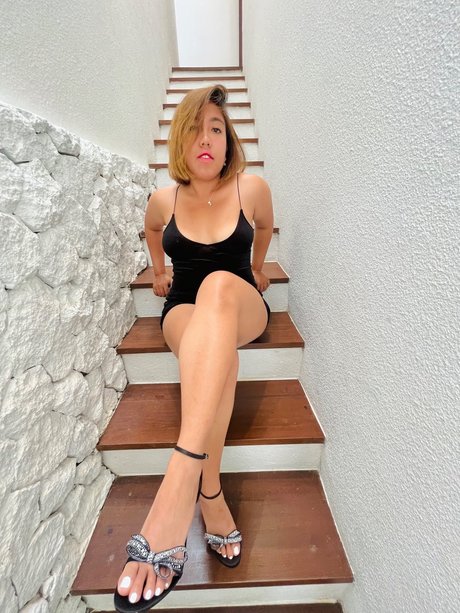 Dea Della exclusive actress photos