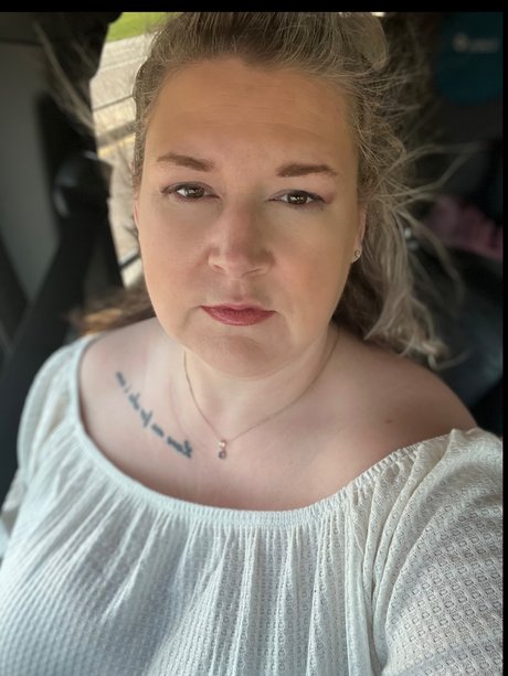 Taylor Lyons free actress gallery