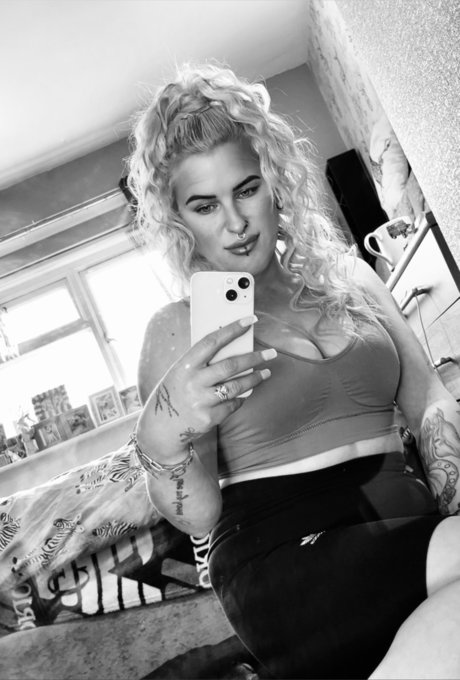 Naughty Blonde_ sex actress archive