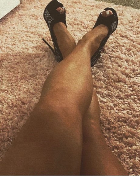 Angie B star perfect pic