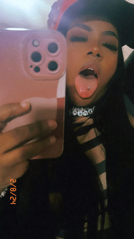 Officialneshhhhh nude star picture