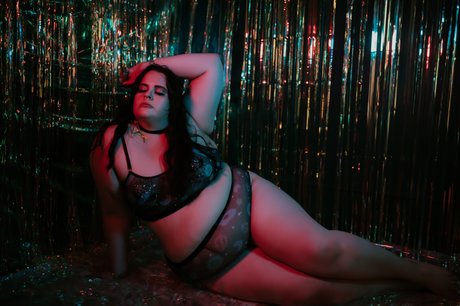 CosmicSkye star hot photos