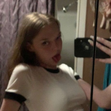 Nicky Harte exclusive model img