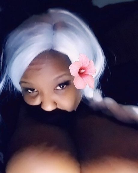 NikkiHard naked star galleries