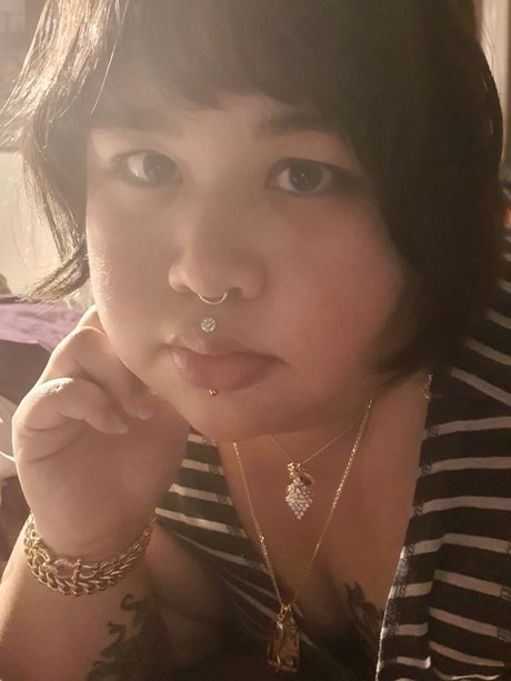 Clarissa Guevara model naked pics