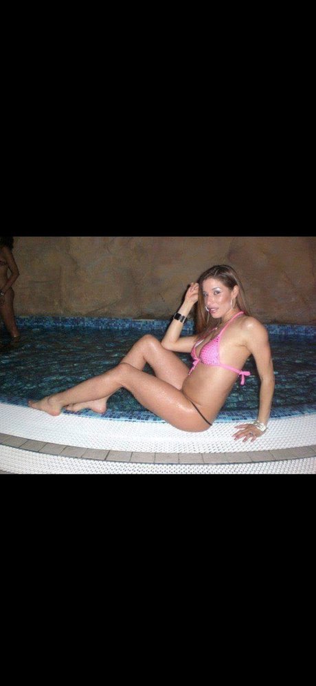 Nilia Mendez model img