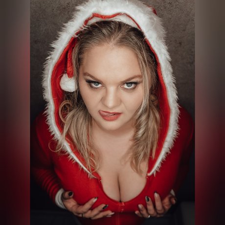 Creazycurvygirl perfect pornstar img