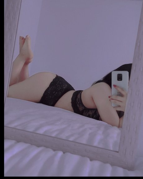 Beli model erotic pictures