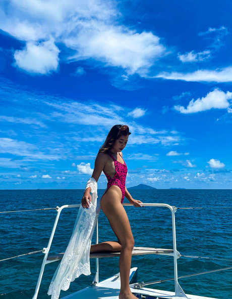 rubywang model exclusive photo