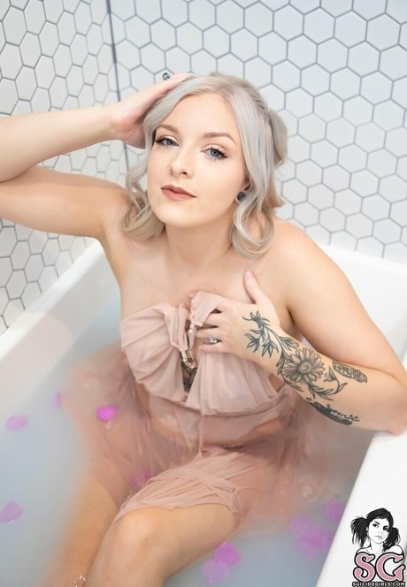 hopefulsuicidegirls art actress photos