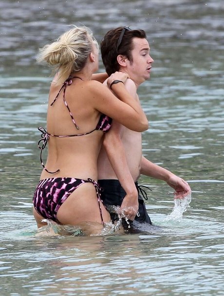 Busy Phillips sex actress img