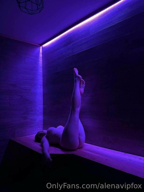 alenavipfox model perfect image